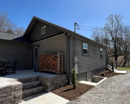 Fully Renovated Cottage - Minutes from Appalachian Trail & Carvins Cove Hotels in Catawba