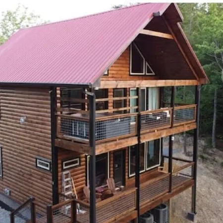 Cozy mountain retreat on Wears Valley, Modern Rustic Cabin!