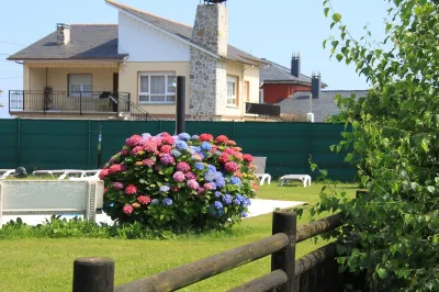 A 5 Minutos de Luarca .ideal Para Familias. Sala de Juegos Отели рядом с достопримечательностью «Плайя дель Силенсио О Гавьеро»