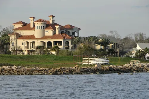 Cheerful Calming Condo Near Clear Lake, NASA, Kemah, League City, and Pasadena. Hotels in Seabrook