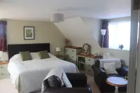 Wich Hazel a rural retreat for two