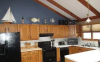 Premier Vacation Rental, Pet Friendly, Walk to Water, Restaurant, Shopping, WiFi
