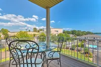 Lakeview Condo w/ Balcony+Pool Access, Sunrise View!