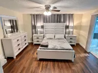 Heated Pool & Kayaking House with a Canal Access in Lake Panasoffkee - 3-Star