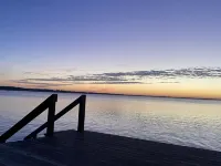 Peaceful Lakefront Cottage Hotels near Boondocks Adventure Farm