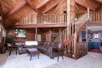 Lakeview Cabin > Unique Mid-Century Tucked in Bluff