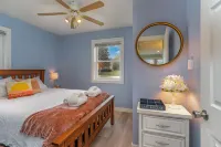 Beulah Apartment with Scenic Lake Views, Just 5 Minutes Away from the Beach!