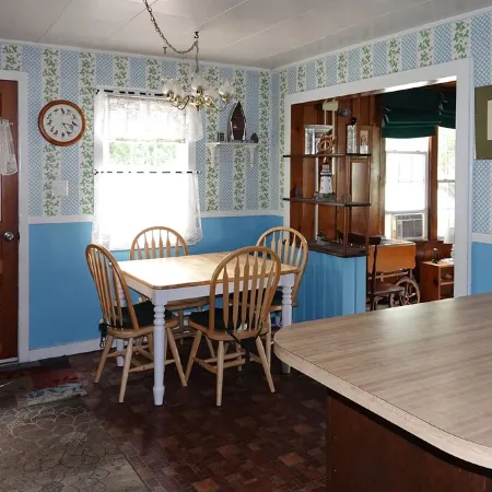 Feel of an "Up North" cottage with the convenience of in-town East Tawas