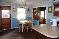 Feel of an "Up North" cottage with the convenience of in-town East Tawas