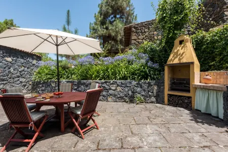 House in farm, with pool, barbecue, wifi and Netflix