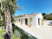 Villa en Cómpeta con Piscina e Impresionantes Vistas Hotels in Competa