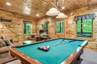 Smoky Mountain Log Cabin · Hot Tub · Fire Pit ·2 Kings · Game Room