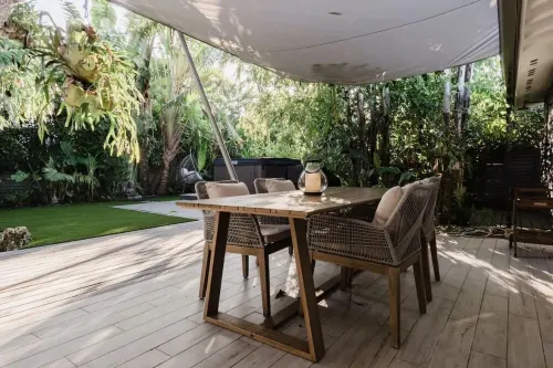 Modern  Relaxing Zen ~ 5 ★  New pool, HotTub, Magic Garden!