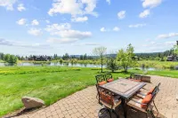 The Chalet @ BHOTR-Luxurious mtn getaway w/hot tub on back patio