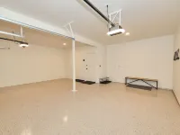 Fully renovated 4bd, 3.5 bath, sleeps 11 Condo (new hot tub, near 4 ski resorts)