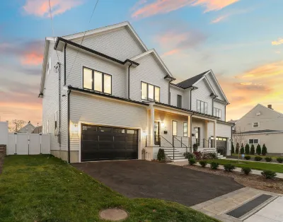 Villa in Boston 6BR 5.5 Bath-IGLOO, Arcade, Parking,Game Room,EV Hotels near Rose Art Museum