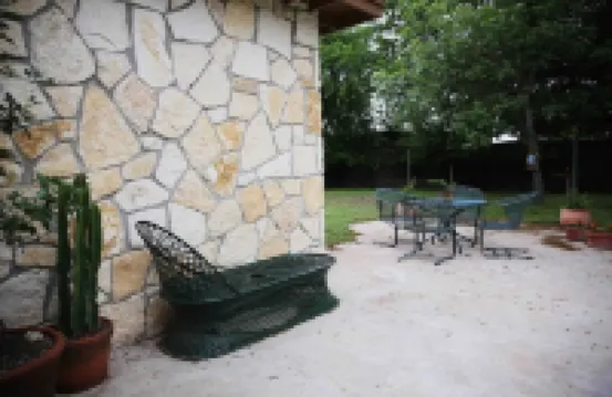 Dos Pinos Riverside Cottage near DT Kerrville - 4つ星