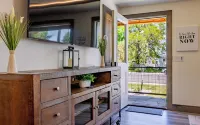 Beautiful NEW home close to downtown Cody! Sleeps up to 8.