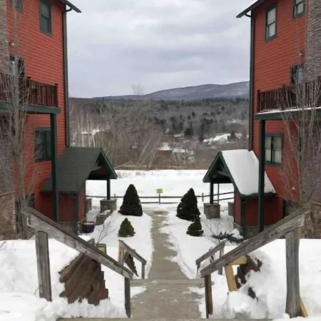 Hunter Mountain 2 Bedroom Condo - Steps to Ski Slopes!!