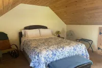 Newly Built Adirondack Cottage with Lake Views!