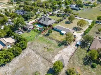 Family & Pet Friendly Country Home by Lake Lavon & Historic Wylie Texas to shop! Hotels near Lost Creek Ranch Allen, Tx