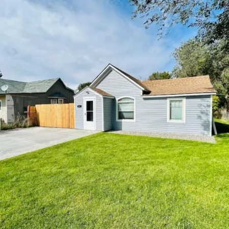 Modern Central Blackfoot Living