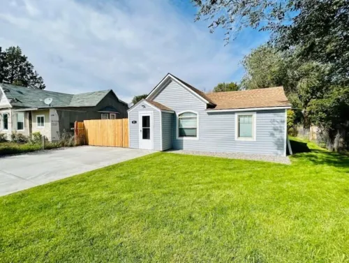 Modern Central Blackfoot Living