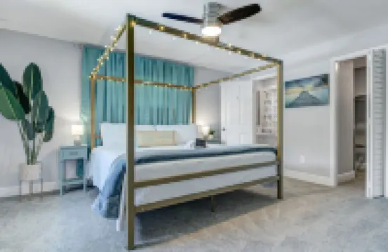 Melbourne home w/King beds, HEATED Pool, 10 mins to the beach and near USSSA!