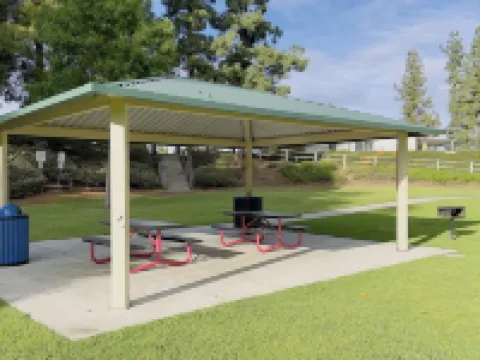 Family Getaway Pool House 5 Beds for 10 Near Disney Mt. SAC Supermarket Shopping Hotels in West Covina