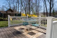 Charming Cottage by the Lake❤️ Hotels in Tolland County