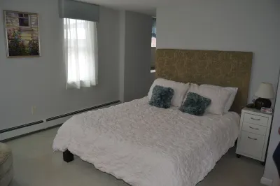 High End Apartment in Downtown  Hallowell