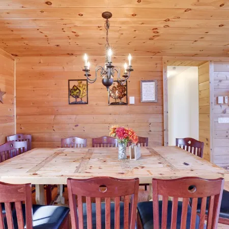 Secluded Retreat Near Ski Resorts: Hot Tub, BBQ