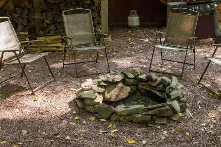 *Pet Friendly* Ski Camelback Waterpark Hiking  Casino & Shopping! Easy check out