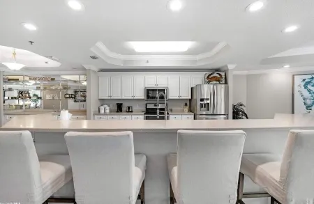 Beautiful bay view with lazy river, hot tub and heated indoor pool!