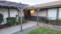SALE! Peaceful, Clean, 4x Queen Bed, Spacious! Hotels in Hemet