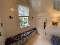 Renovated Luxury home Sumner’s Crescent Walk to Mikes Bites, E. Beach & Shoal’s
