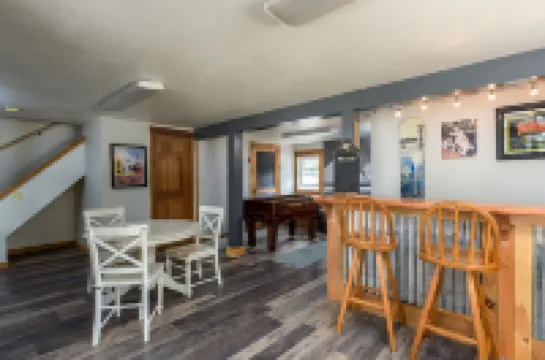 Everything You Need - Swim, Relax, Play Outside!