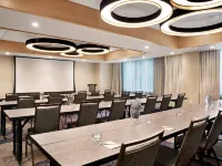 Courtyard by Marriott Boston Downtown/North Station Отели рядом с достопримечательностью «Музей Конституции USS»