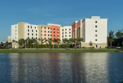 Home2 Suites by Hilton Cape Canaveral Cruise Port Hôtels à : Cape Canaveral