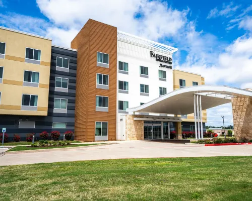 Fairfield Inn & Suites Huntsville Hotels in Walker County