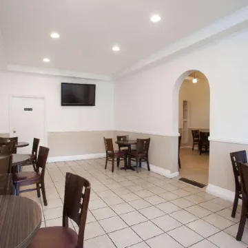Capri Suites Anaheim