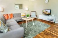 Cozy 3-Bed Home, 2 miles from IU Campus