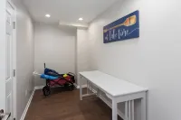 Lakeside Vibe- Brand new - Homestays