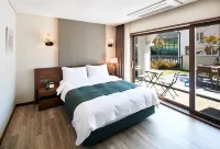 Hotel Thesoom Forest Hotels near Hankuk University of Foreign Studies Global Campus