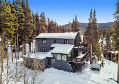 Spacious 4BR Breckenridge Mountain Hideaway Near Town!