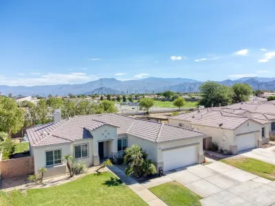 AMAZING POOL_SPA, BBQ, 5Bed_2Ba, Ping Pong, Lawn Games, Desert Haven Hotels near Coachella Valley Rec & Parks