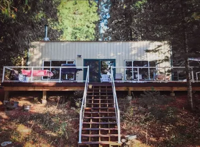 Romantic Waterfront  Shabby Chic Cabin on the Clark Fork River!  #SwankyCabin