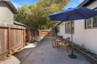 Lavish Living Retreat - Modesto, CA