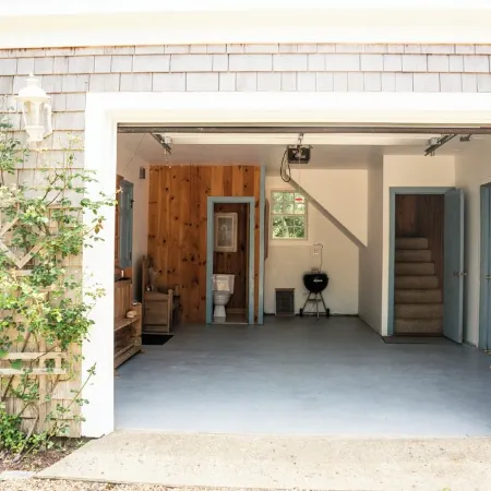 Classic Edgartown Colonial in Lovely Quiet Neighborhood