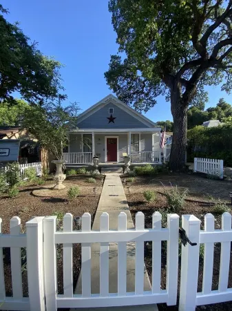 Walk only two blocks to downtown with private backyard space! Pet-Friendly!